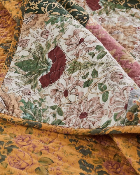 Antique Chic Quilt Set